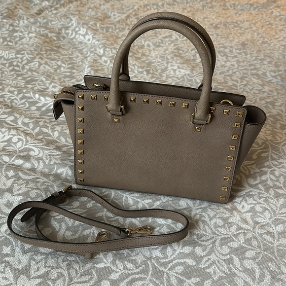 Michael Kors Selma Studded - Picture 2 of 6